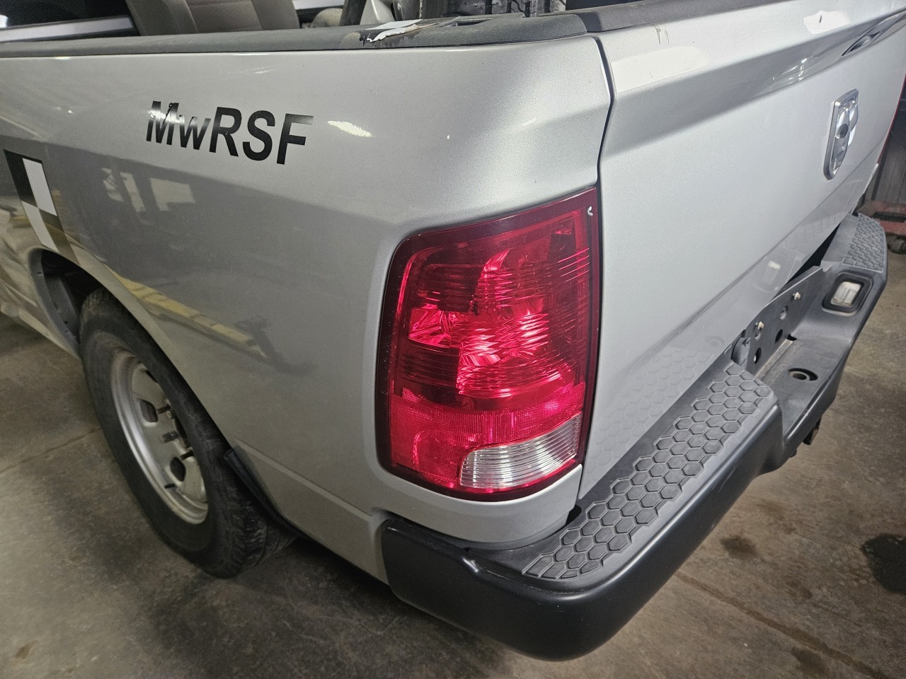 https://f005.backblazeb2.com/file/img-partshotlines-com/Inventory/MA176/Vehicle/7691_08.jpg