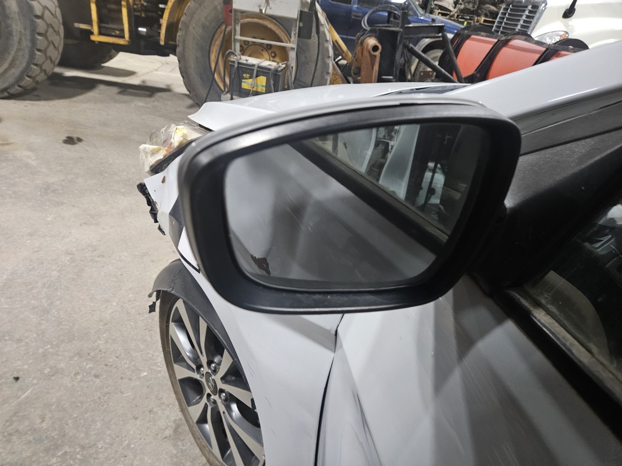 https://f005.backblazeb2.com/file/img-partshotlines-com/Inventory/MA176/Vehicle/7698_07.jpg
