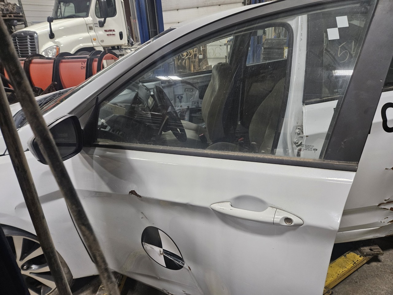 https://f005.backblazeb2.com/file/img-partshotlines-com/Inventory/MA176/Vehicle/7698_08.jpg
