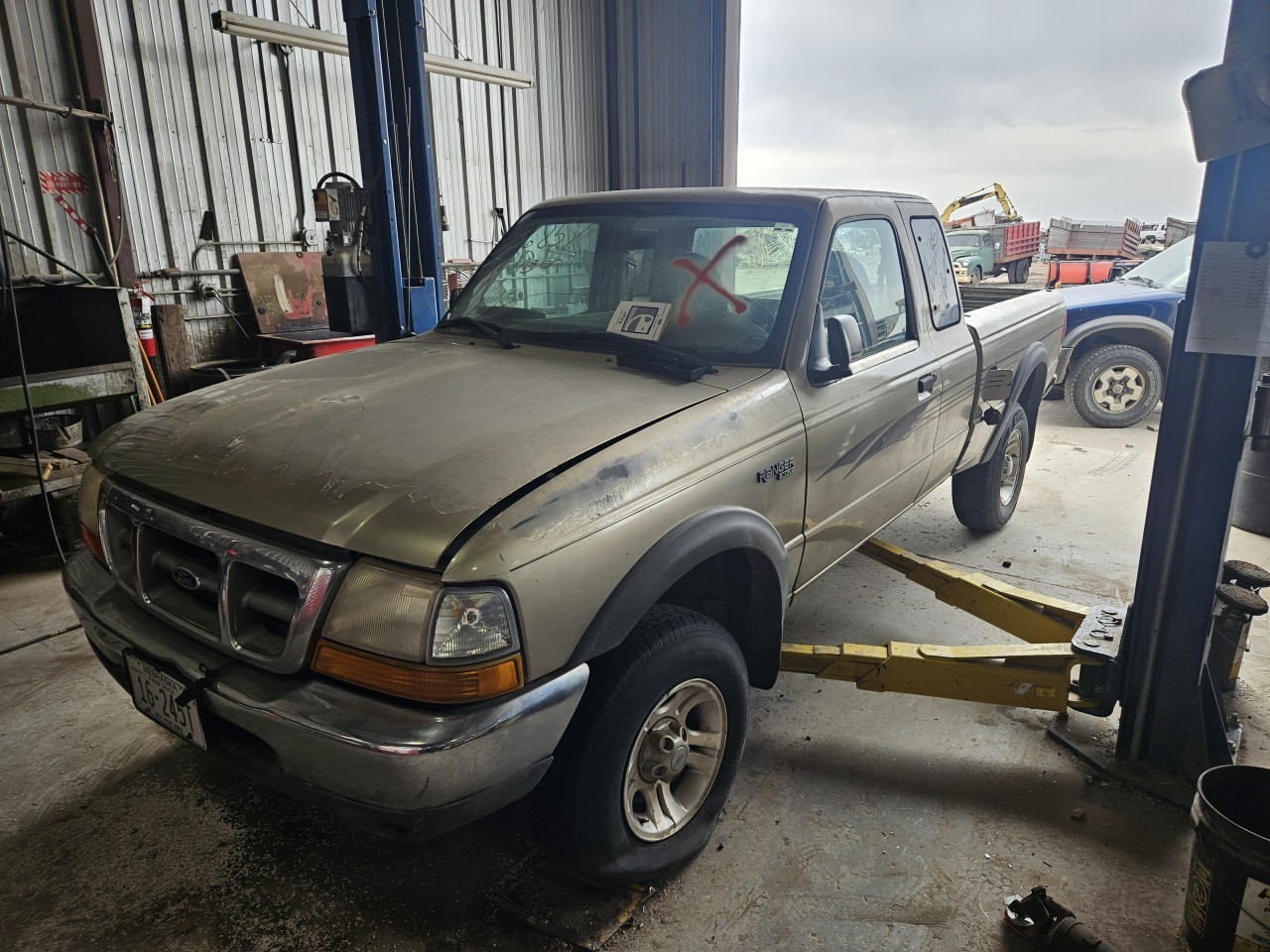 https://f005.backblazeb2.com/file/img-partshotlines-com/Inventory/MA176/Vehicle/7736_01.jpg