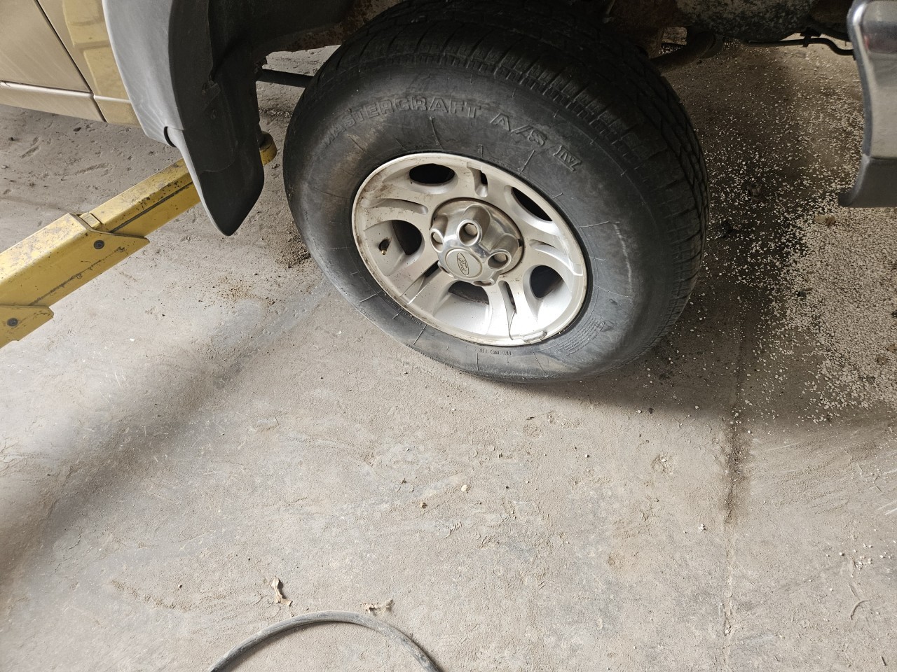 https://f005.backblazeb2.com/file/img-partshotlines-com/Inventory/MA176/Vehicle/7736_08.jpg