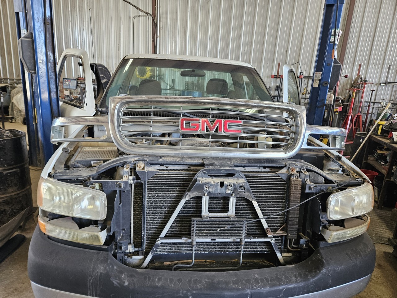https://f005.backblazeb2.com/file/img-partshotlines-com/Inventory/MA176/Vehicle/7743_01.jpg