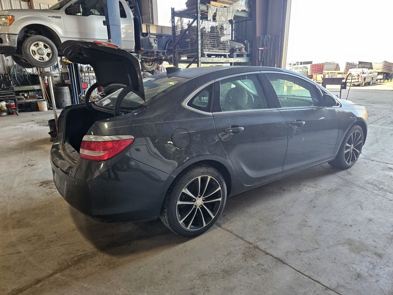 https://f005.backblazeb2.com/file/img-partshotlines-com/Inventory/MA176/Vehicle/7771_02.jpg