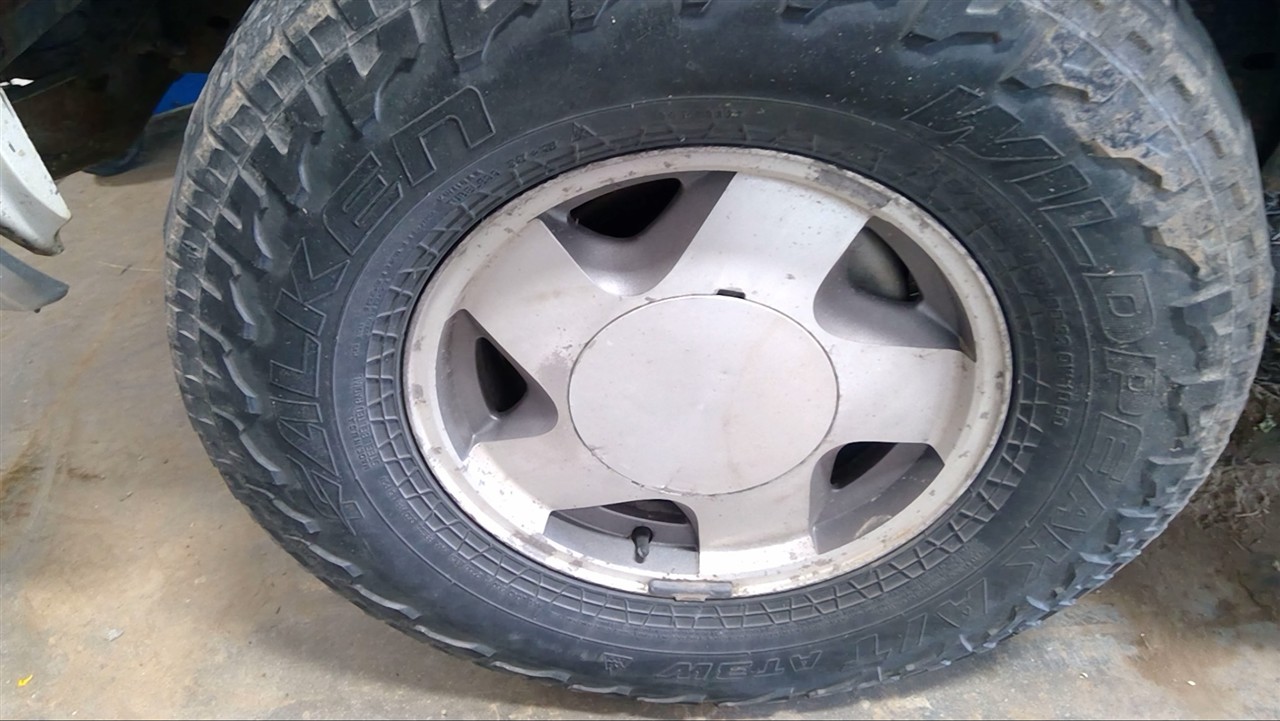 https://f005.backblazeb2.com/file/img-partshotlines-com/Inventory/MA178/Vehicle/10106_08.jpg