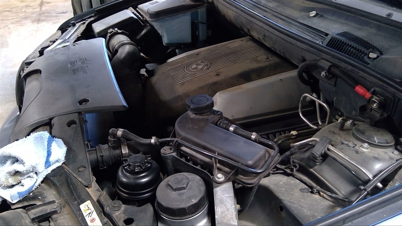 https://f005.backblazeb2.com/file/img-partshotlines-com/Inventory/MA178/Vehicle/10300_11.jpg