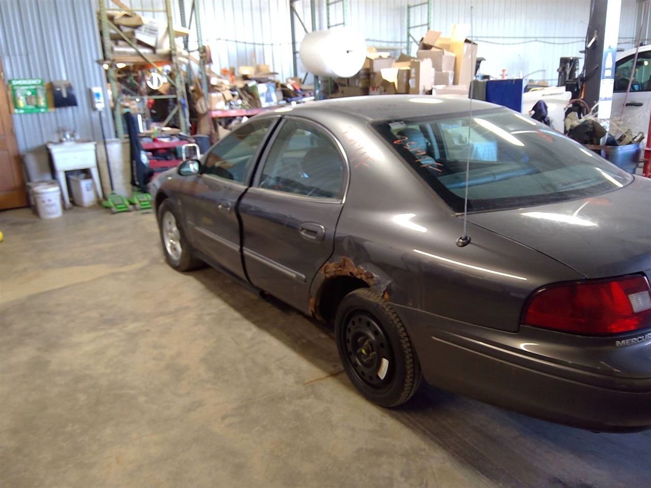 https://f005.backblazeb2.com/file/img-partshotlines-com/Inventory/MA178/Vehicle/10623_12.jpg