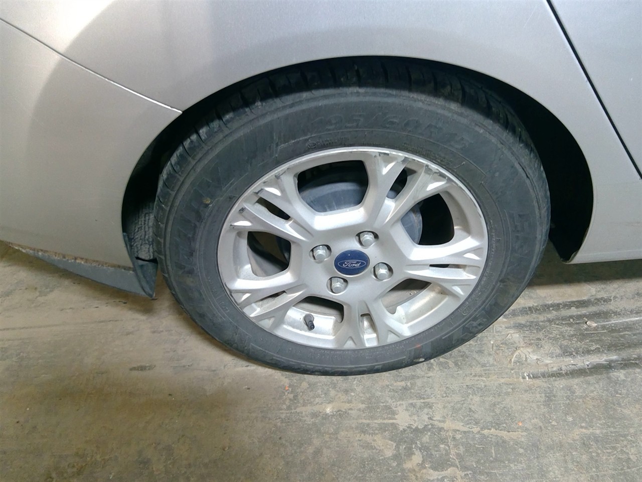 https://f005.backblazeb2.com/file/img-partshotlines-com/Inventory/MA178/Vehicle/10733_12.jpg