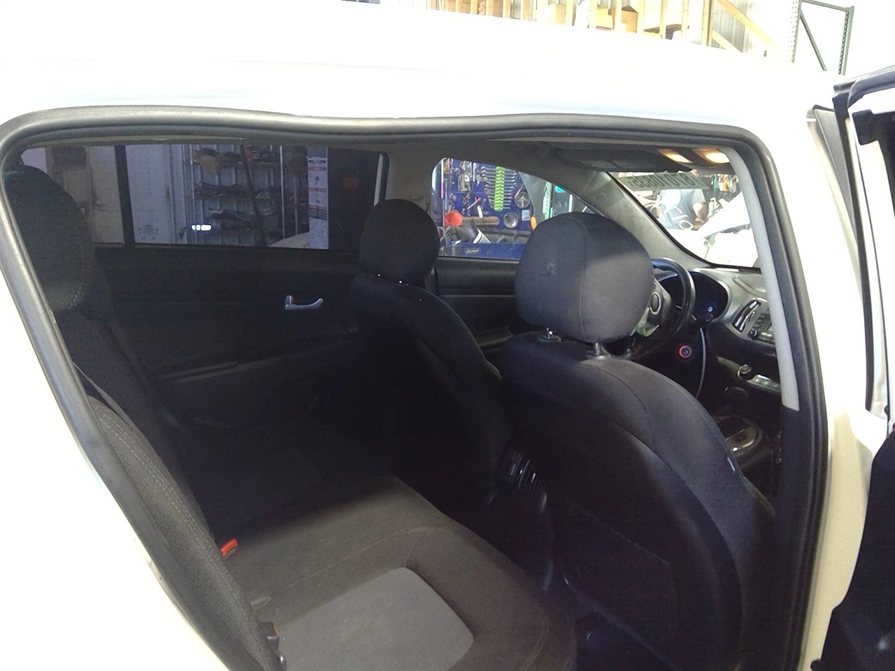 https://f005.backblazeb2.com/file/img-partshotlines-com/Inventory/MA178/Vehicle/10867_11.jpg
