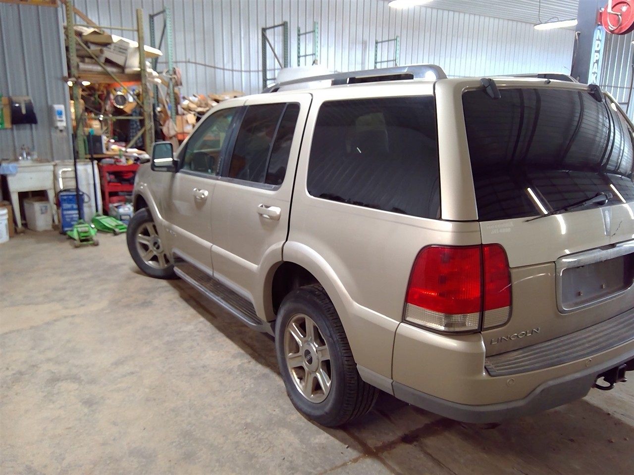 https://f005.backblazeb2.com/file/img-partshotlines-com/Inventory/MA178/Vehicle/11014_09.jpg