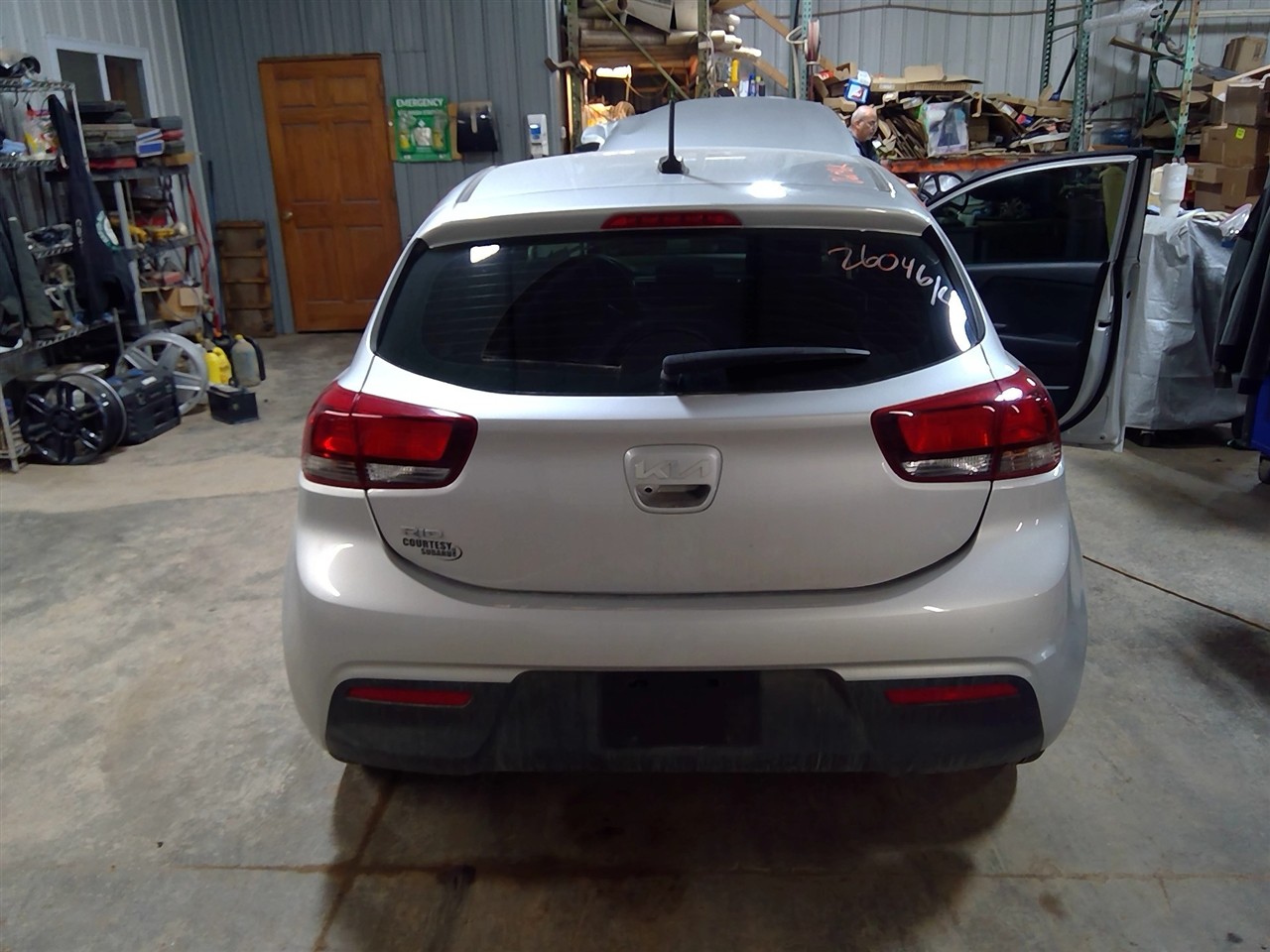 https://f005.backblazeb2.com/file/img-partshotlines-com/Inventory/MA178/Vehicle/11112_08.jpg
