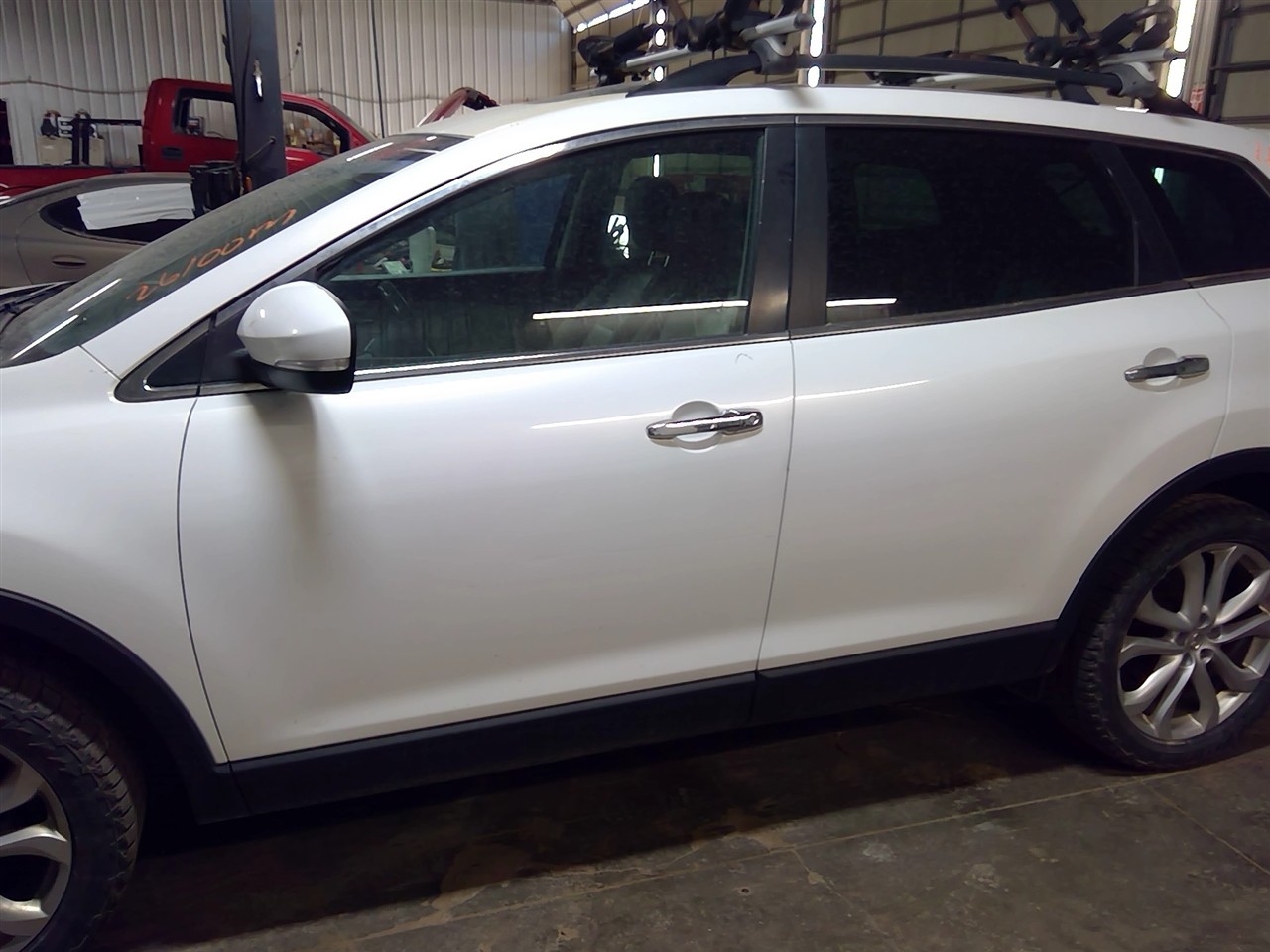https://f005.backblazeb2.com/file/img-partshotlines-com/Inventory/MA178/Vehicle/11669_08.jpg