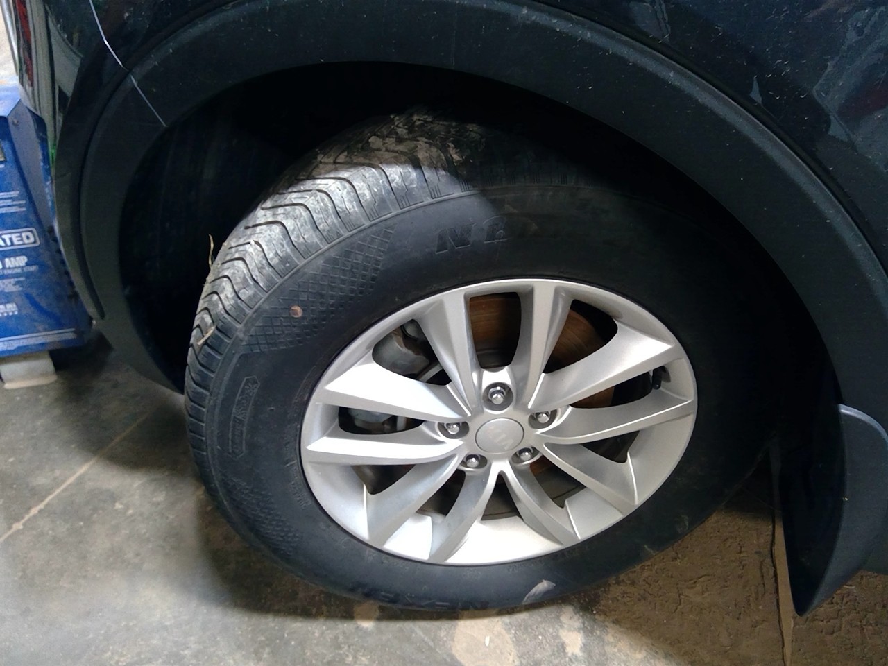 https://f005.backblazeb2.com/file/img-partshotlines-com/Inventory/MA178/Vehicle/11706_05.jpg