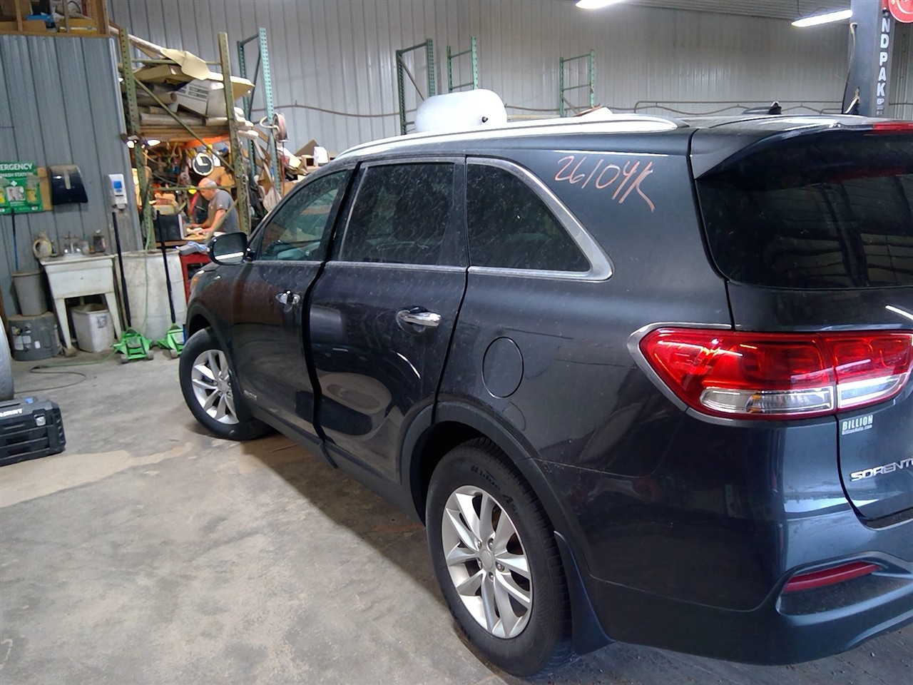 https://f005.backblazeb2.com/file/img-partshotlines-com/Inventory/MA178/Vehicle/11706_09.jpg