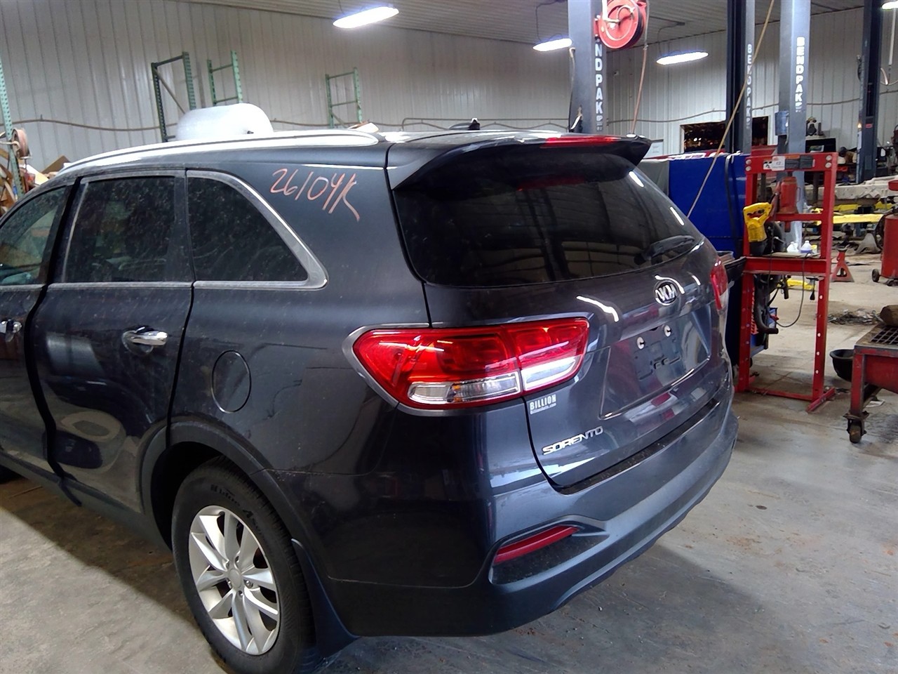https://f005.backblazeb2.com/file/img-partshotlines-com/Inventory/MA178/Vehicle/11706_10.jpg