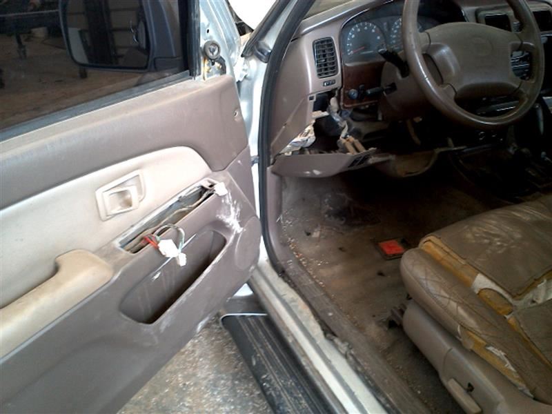 https://f005.backblazeb2.com/file/img-partshotlines-com/Inventory/MA178/Vehicle/4958_06.jpg