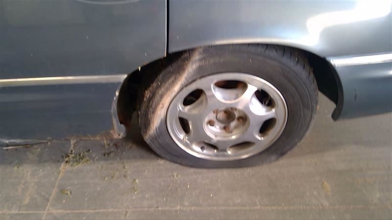 https://f005.backblazeb2.com/file/img-partshotlines-com/Inventory/MA178/Vehicle/8213_07.jpg