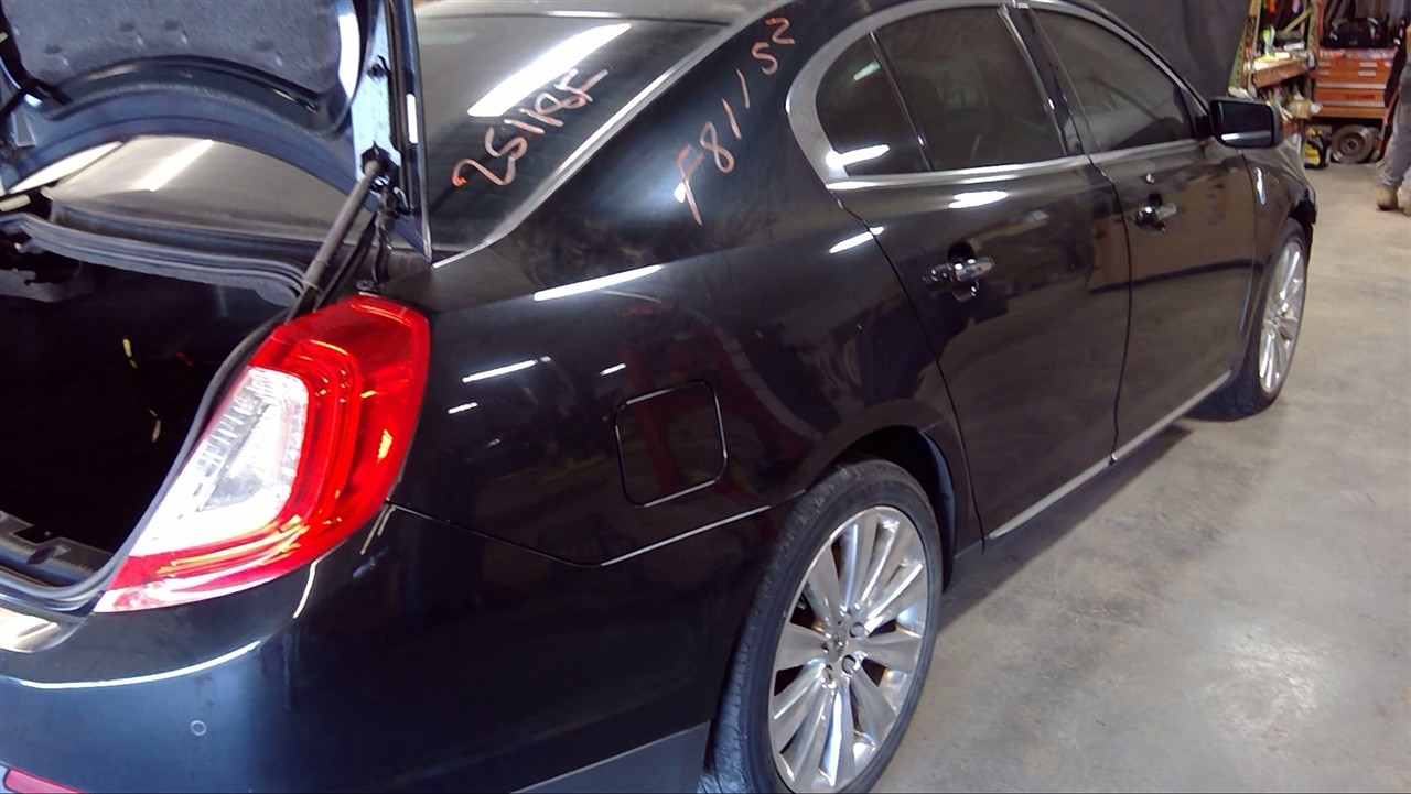 https://f005.backblazeb2.com/file/img-partshotlines-com/Inventory/MA178/Vehicle/9922_11.jpg