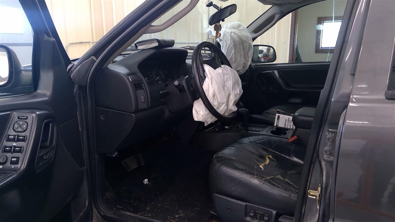 https://f005.backblazeb2.com/file/img-partshotlines-com/Inventory/MA185/Vehicle/101784_02.jpg