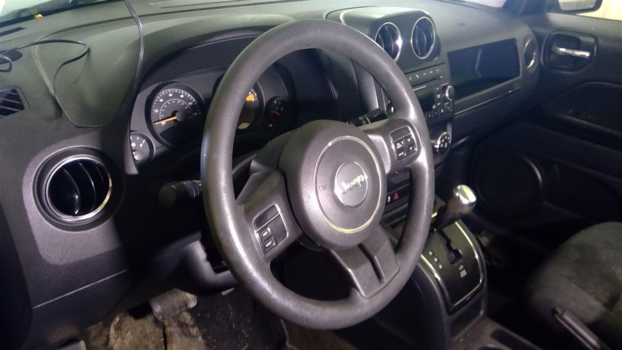 Vehicle/103100_56.jpg