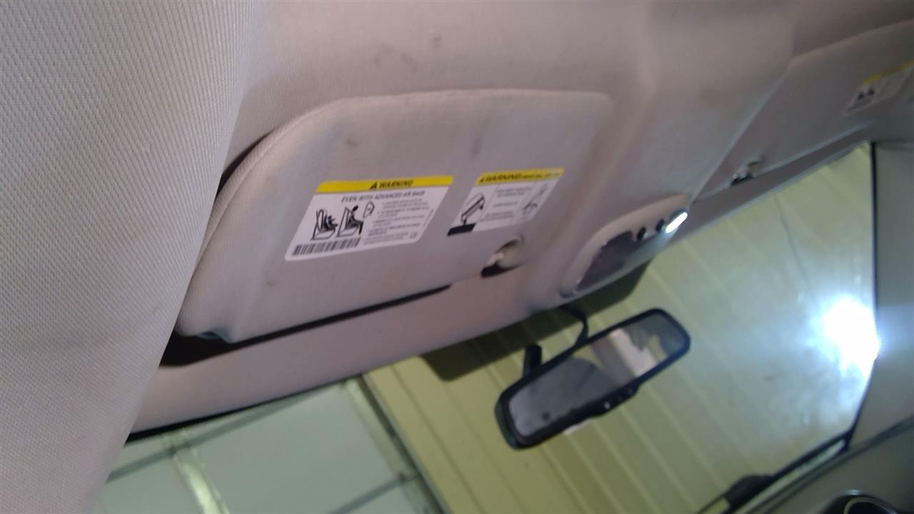 Vehicle/103100_57.jpg