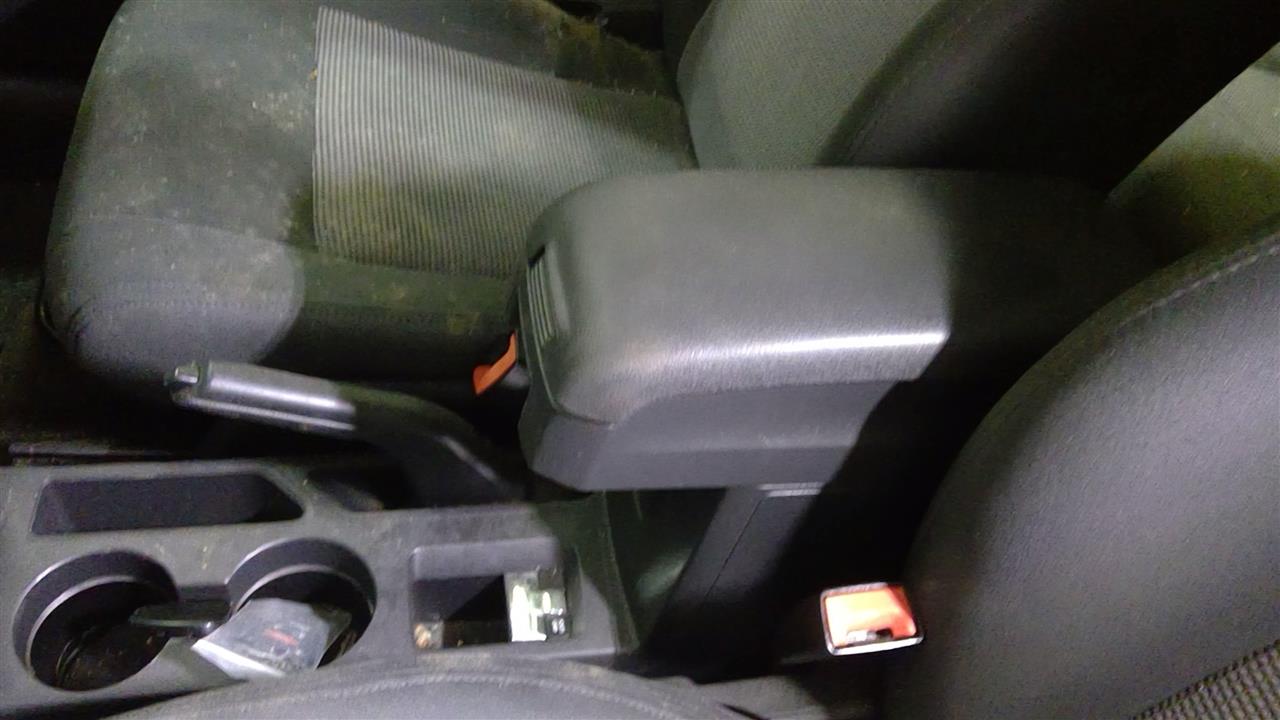 Vehicle/103100_59.jpg