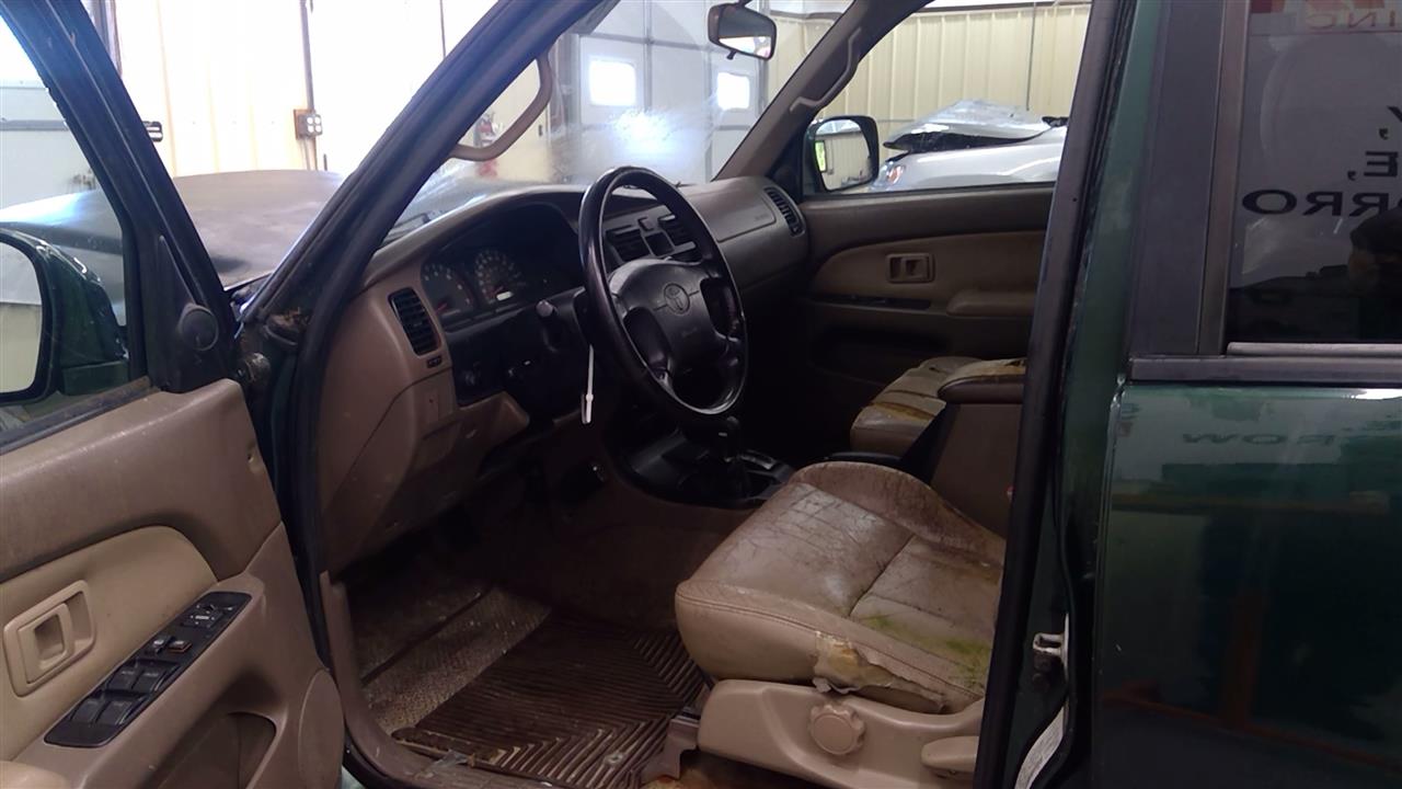 https://f005.backblazeb2.com/file/img-partshotlines-com/Inventory/MA185/Vehicle/103135_02.jpg