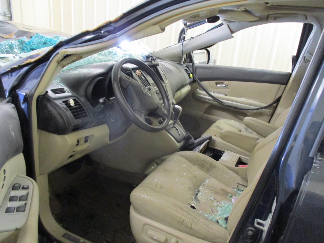 https://f005.backblazeb2.com/file/img-partshotlines-com/Inventory/MA185/Vehicle/103300_02.jpg