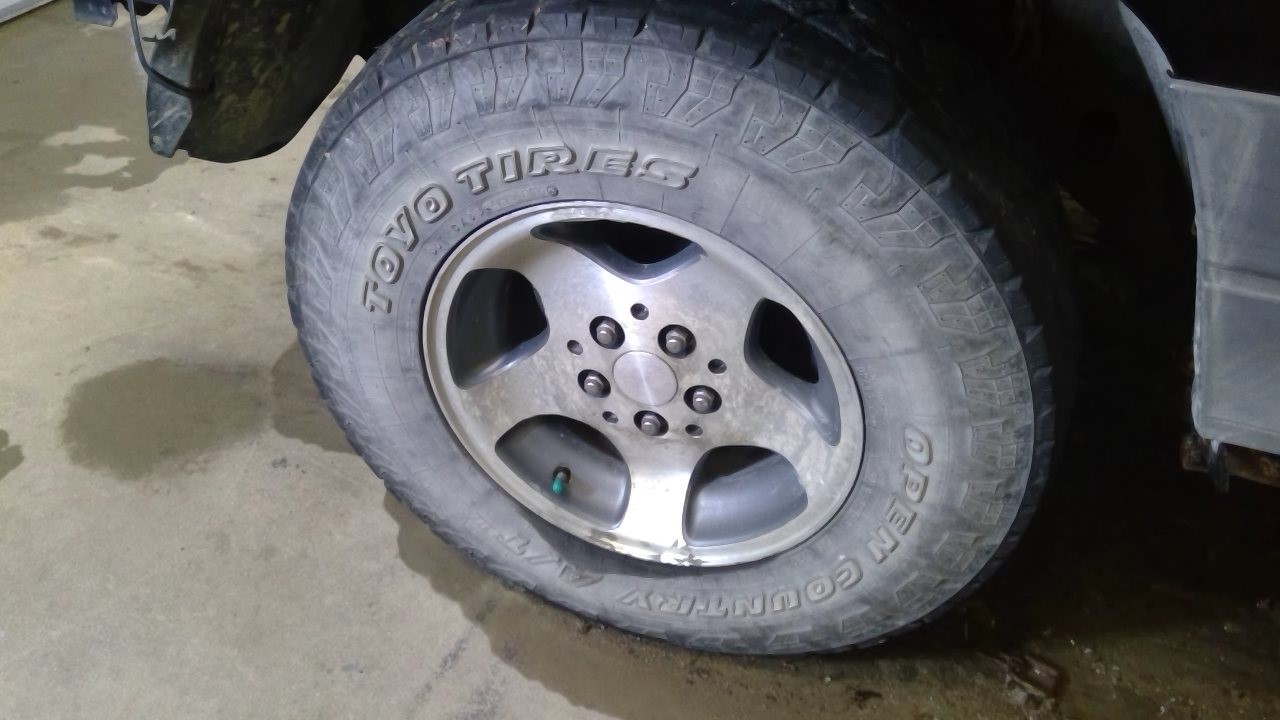 https://f005.backblazeb2.com/file/img-partshotlines-com/Inventory/MA185/Vehicle/104122_07.jpg