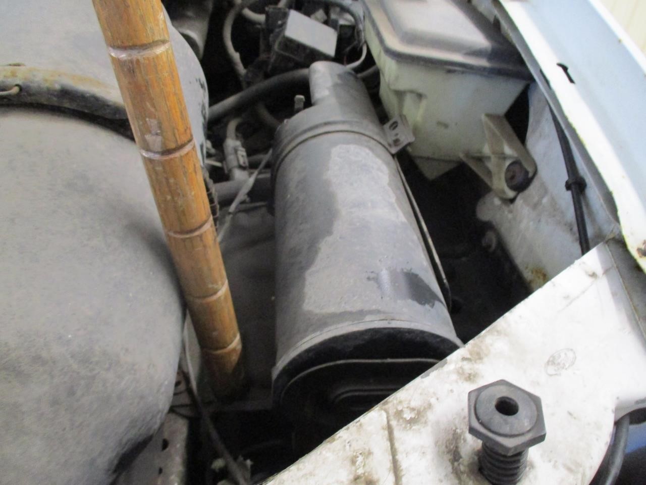 https://f005.backblazeb2.com/file/img-partshotlines-com/Inventory/MA185/Vehicle/104147_11.jpg