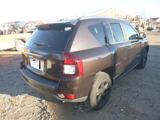 Vehicle/104364_08.jpg