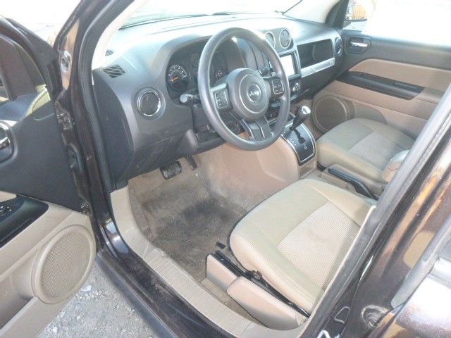Vehicle/104364_10.jpg