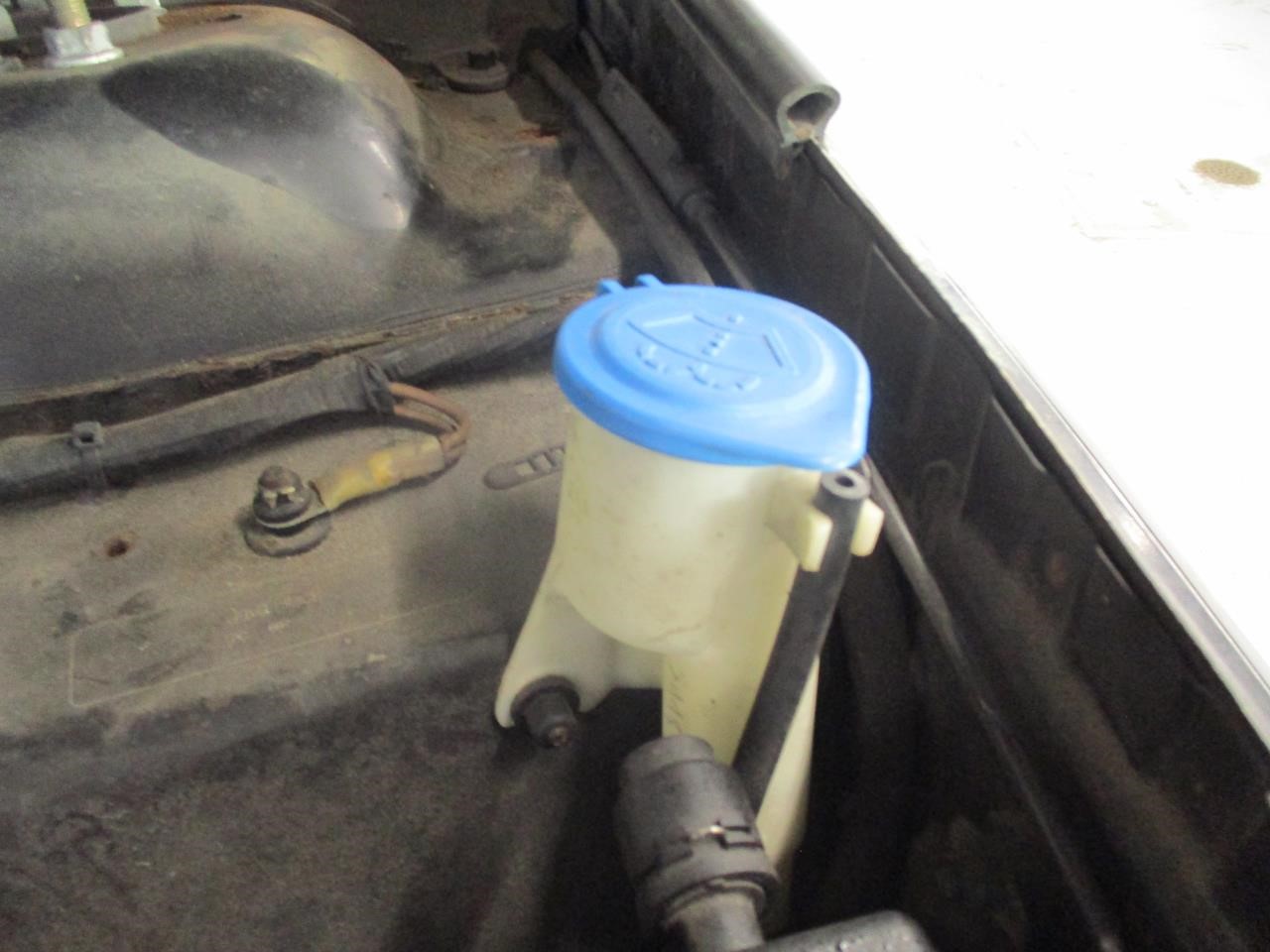 https://f005.backblazeb2.com/file/img-partshotlines-com/Inventory/MA185/Vehicle/104538_11.jpg