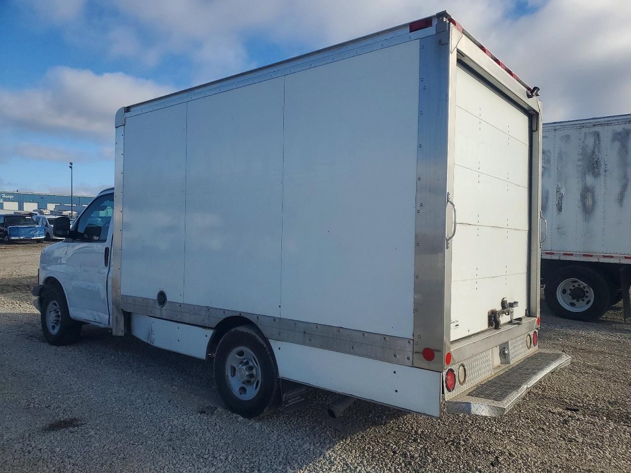 https://f005.backblazeb2.com/file/img-partshotlines-com/Inventory/MA185/Vehicle/105889_02.jpg