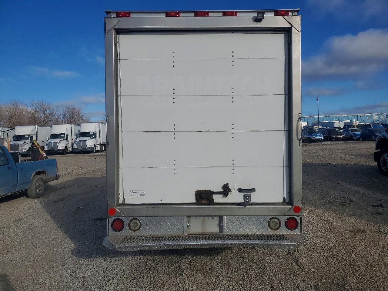 https://f005.backblazeb2.com/file/img-partshotlines-com/Inventory/MA185/Vehicle/105889_06.jpg
