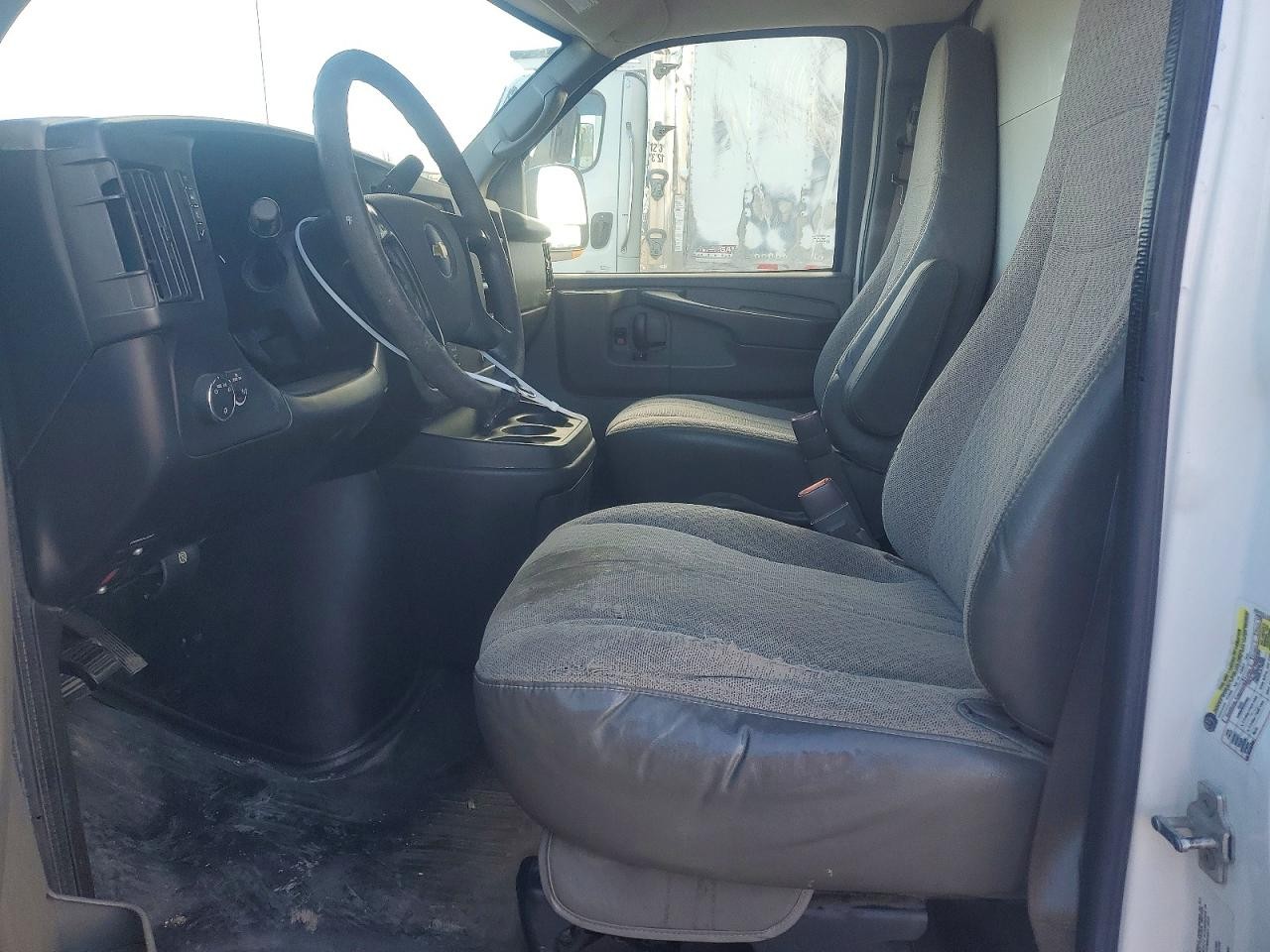 https://f005.backblazeb2.com/file/img-partshotlines-com/Inventory/MA185/Vehicle/105889_07.jpg