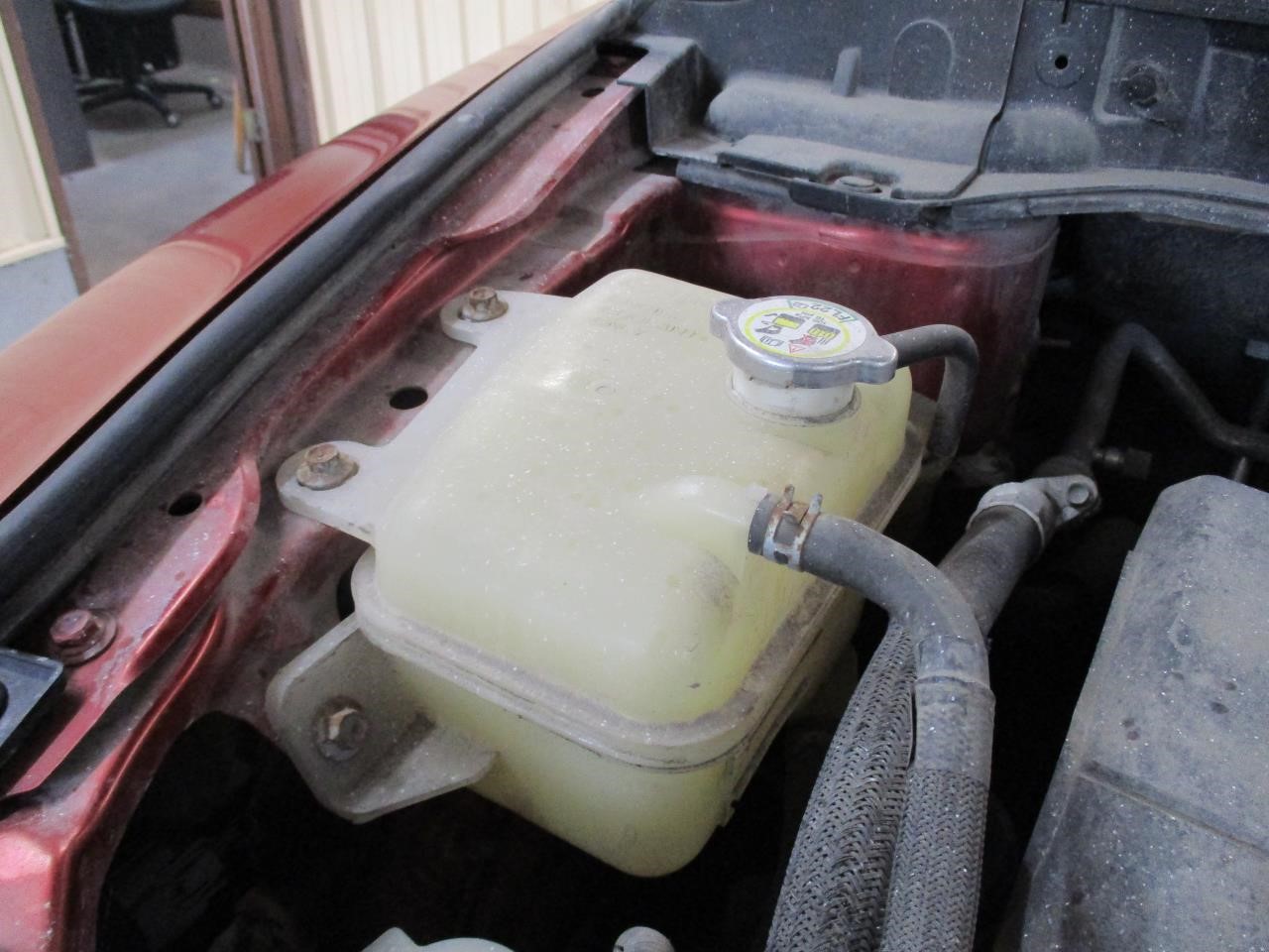 https://f005.backblazeb2.com/file/img-partshotlines-com/Inventory/MA185/Vehicle/105890_08.jpg
