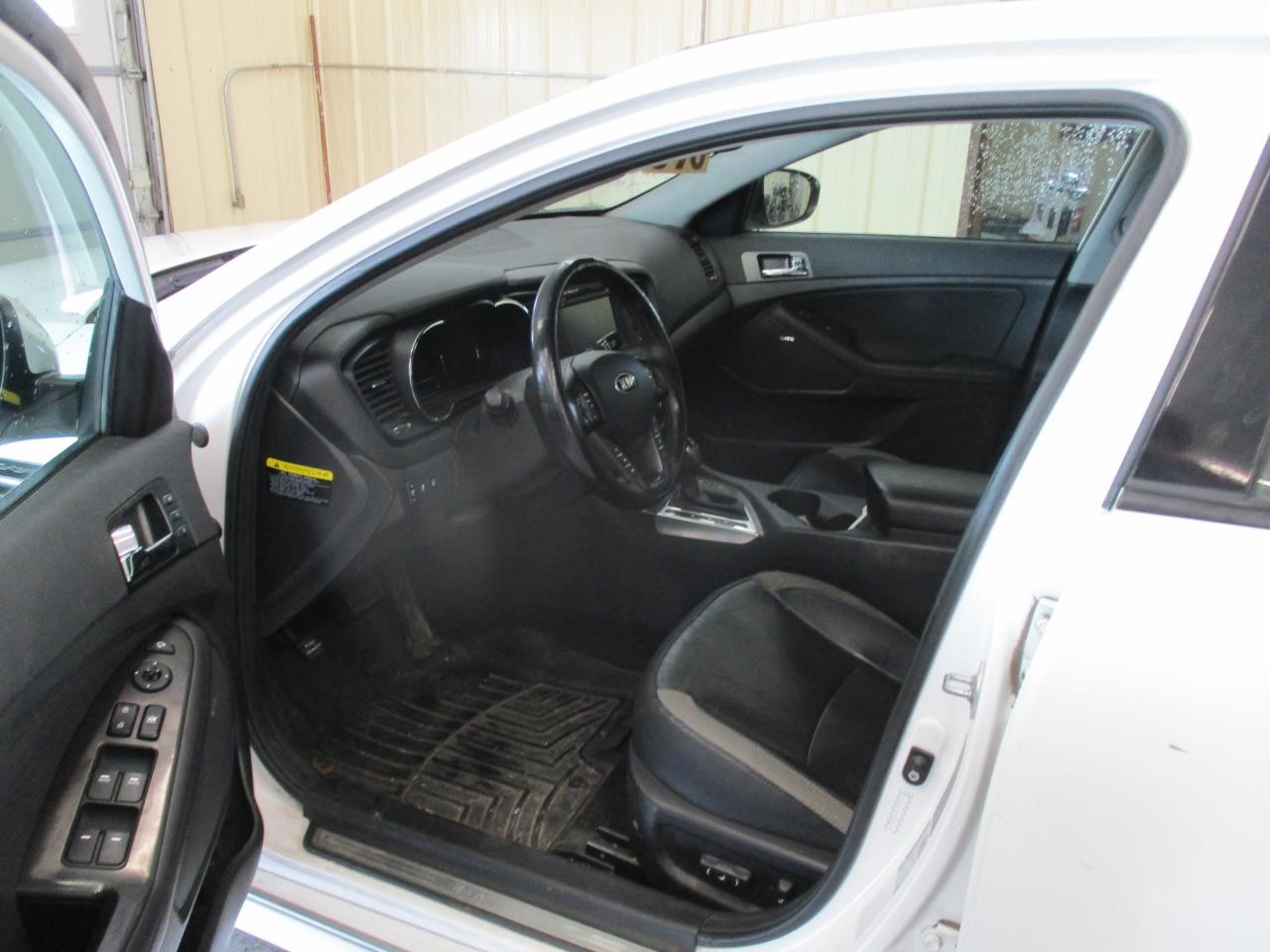 https://f005.backblazeb2.com/file/img-partshotlines-com/Inventory/MA185/Vehicle/106117_02.jpg