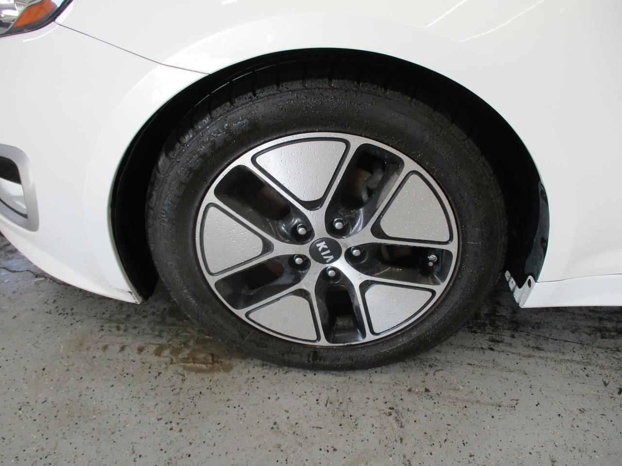 https://f005.backblazeb2.com/file/img-partshotlines-com/Inventory/MA185/Vehicle/106117_06.jpg
