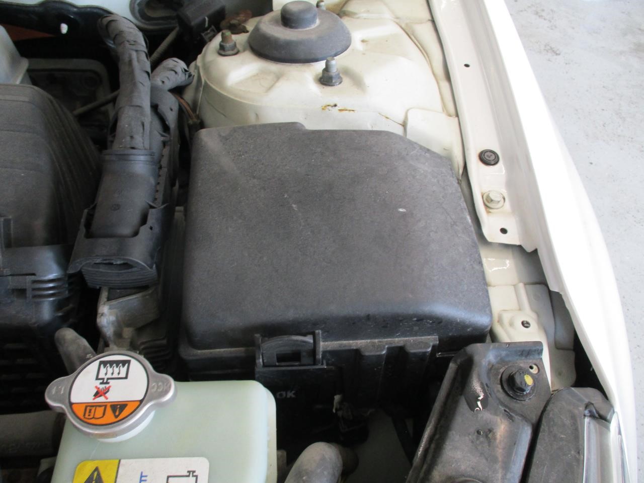 https://f005.backblazeb2.com/file/img-partshotlines-com/Inventory/MA185/Vehicle/106117_12.jpg