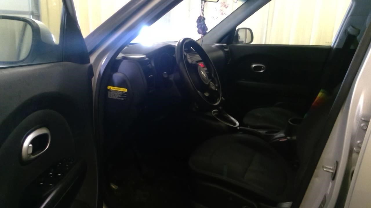 Vehicle/106190_04.jpg