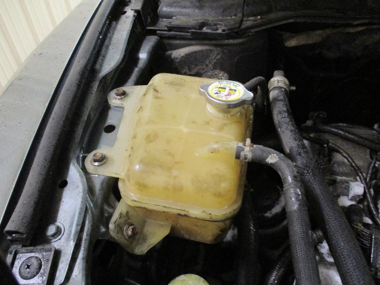 https://f005.backblazeb2.com/file/img-partshotlines-com/Inventory/MA185/Vehicle/106317_08.jpg