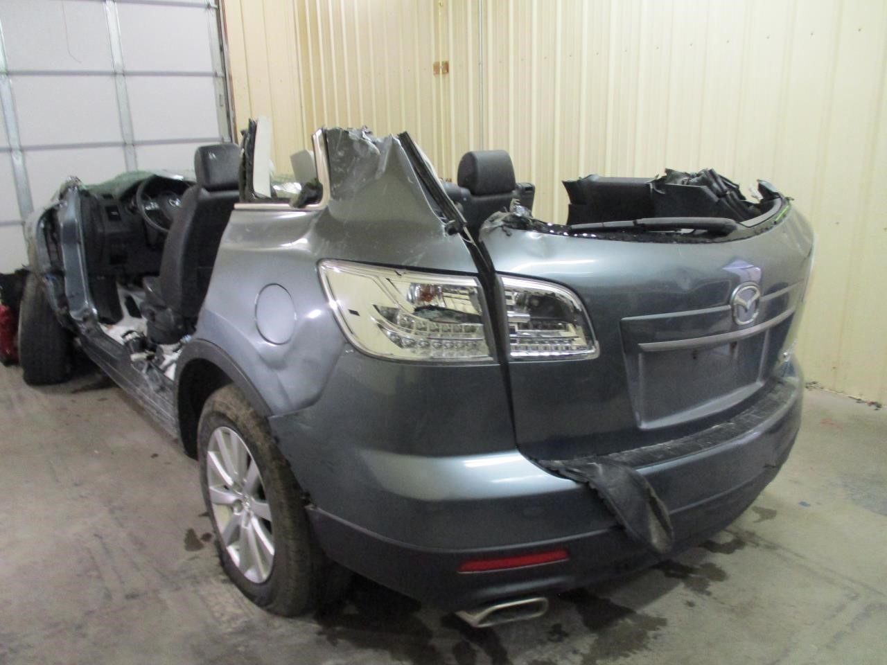 https://f005.backblazeb2.com/file/img-partshotlines-com/Inventory/MA185/Vehicle/106317_12.jpg