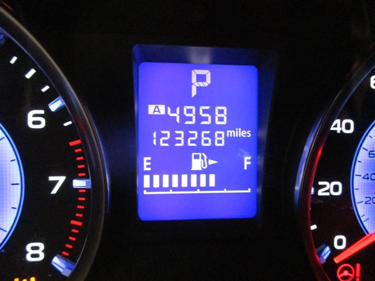 Vehicle/106497_03.jpg