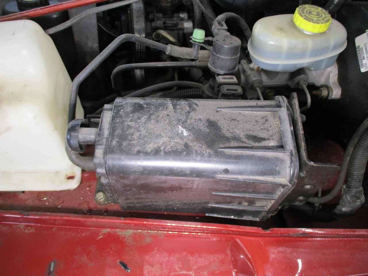https://f005.backblazeb2.com/file/img-partshotlines-com/Inventory/MA185/Vehicle/106540_15.jpg