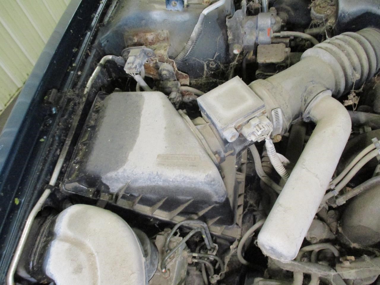 https://f005.backblazeb2.com/file/img-partshotlines-com/Inventory/MA185/Vehicle/106566_09.jpg