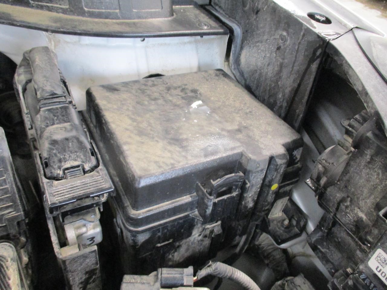 https://f005.backblazeb2.com/file/img-partshotlines-com/Inventory/MA185/Vehicle/106618_12.jpg