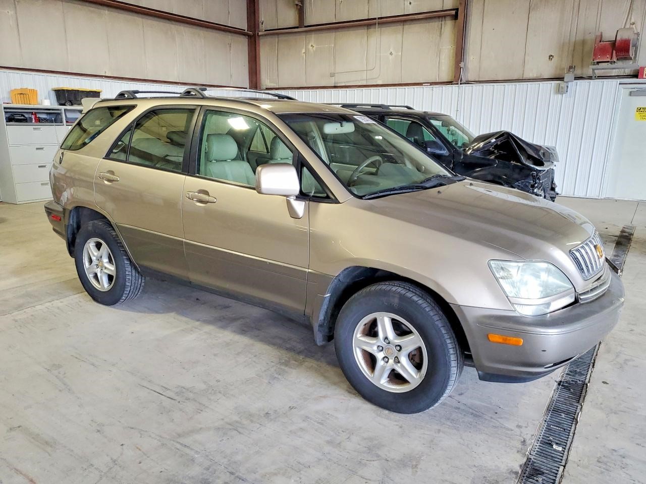 https://f005.backblazeb2.com/file/img-partshotlines-com/Inventory/MA185/Vehicle/106753_04.jpg