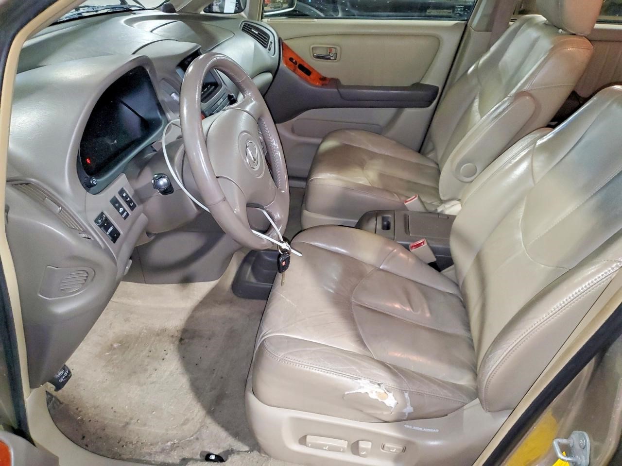 https://f005.backblazeb2.com/file/img-partshotlines-com/Inventory/MA185/Vehicle/106753_07.jpg
