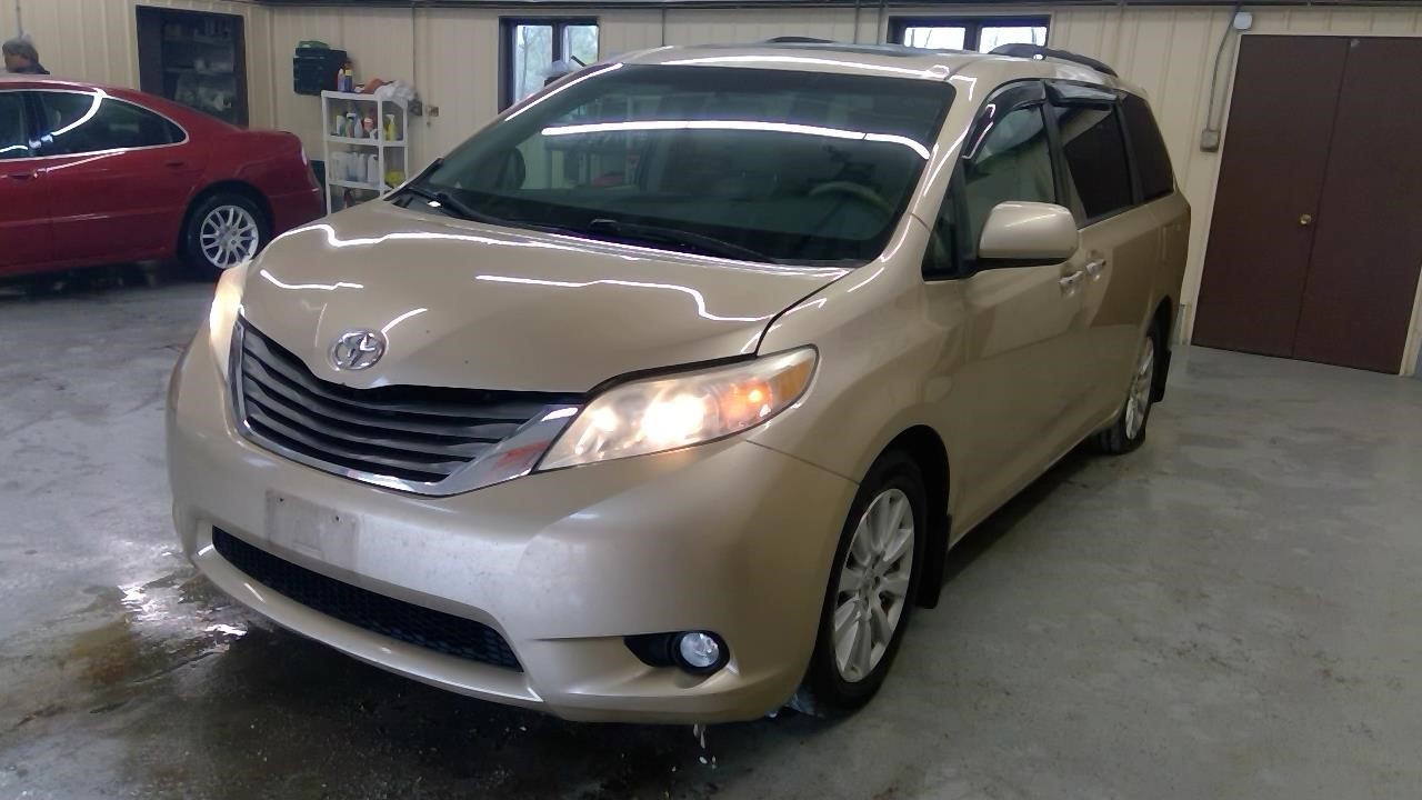 Vehicle/106957_01.jpg