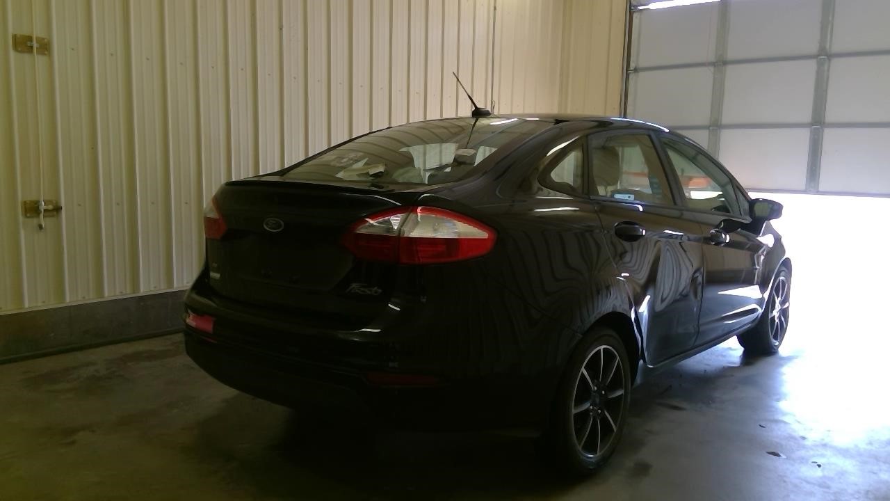 https://f005.backblazeb2.com/file/img-partshotlines-com/Inventory/MA185/Vehicle/107442_09.jpg